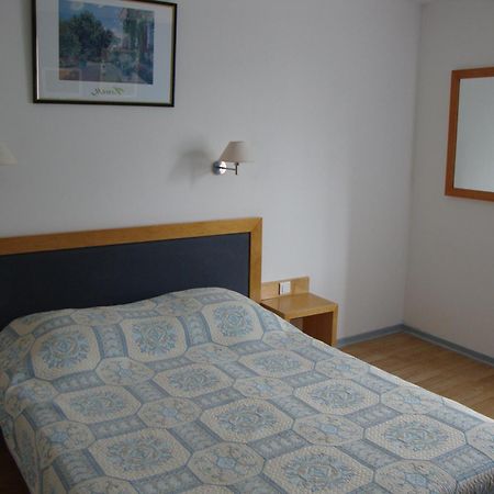 Hotel Au Petit Languedoc Lourdes Room photo